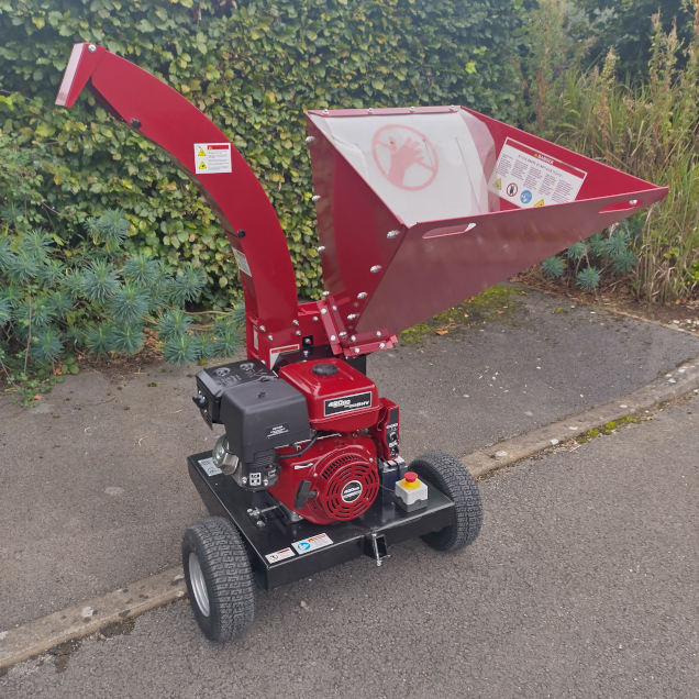 Order a The TP1200 Petrol Chipper is a fantastic addition to the Titan Pro Petrol Chipper range. It has scaled down capability of the larger Beaver Chipper but allows you to still deal with the conifer waste that other Chippers struggle with.